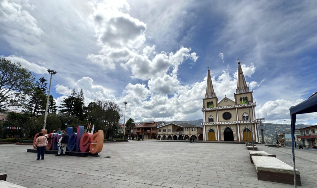 Chorteleg town square