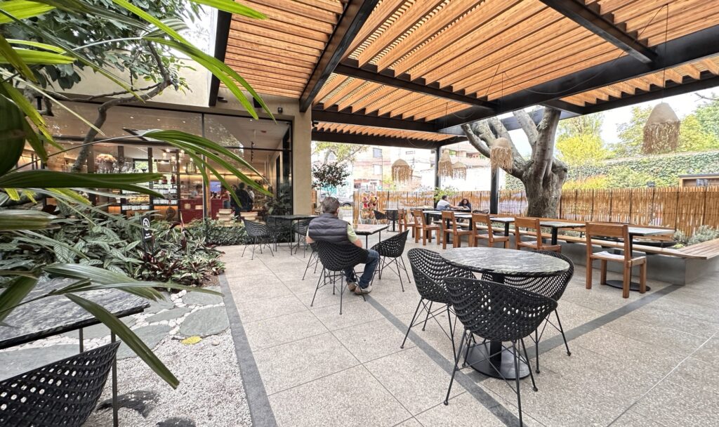 An outdoor sitting area